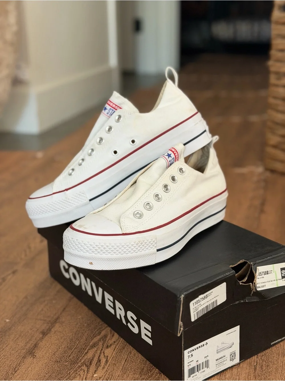 Converse brand new